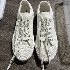 Marc Jacobs Women's Cream Canvas Sneakers